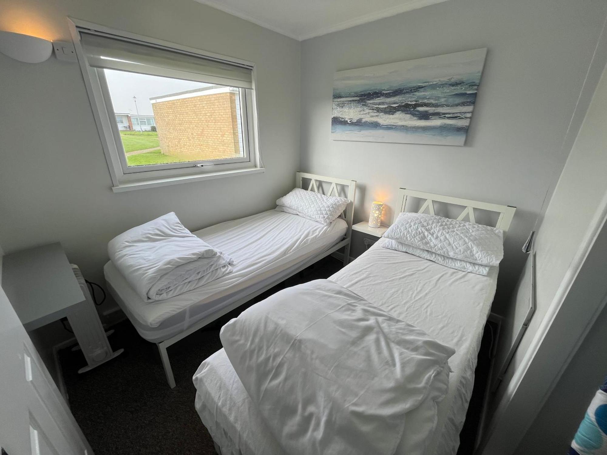 Beachcomber, Sunbeach, Scratby - Two Bed Chalet, Sleeps 4, Free Wi-Fi, Free Club Passes, Free Swimming And Pet Friendly エクステリア 写真
